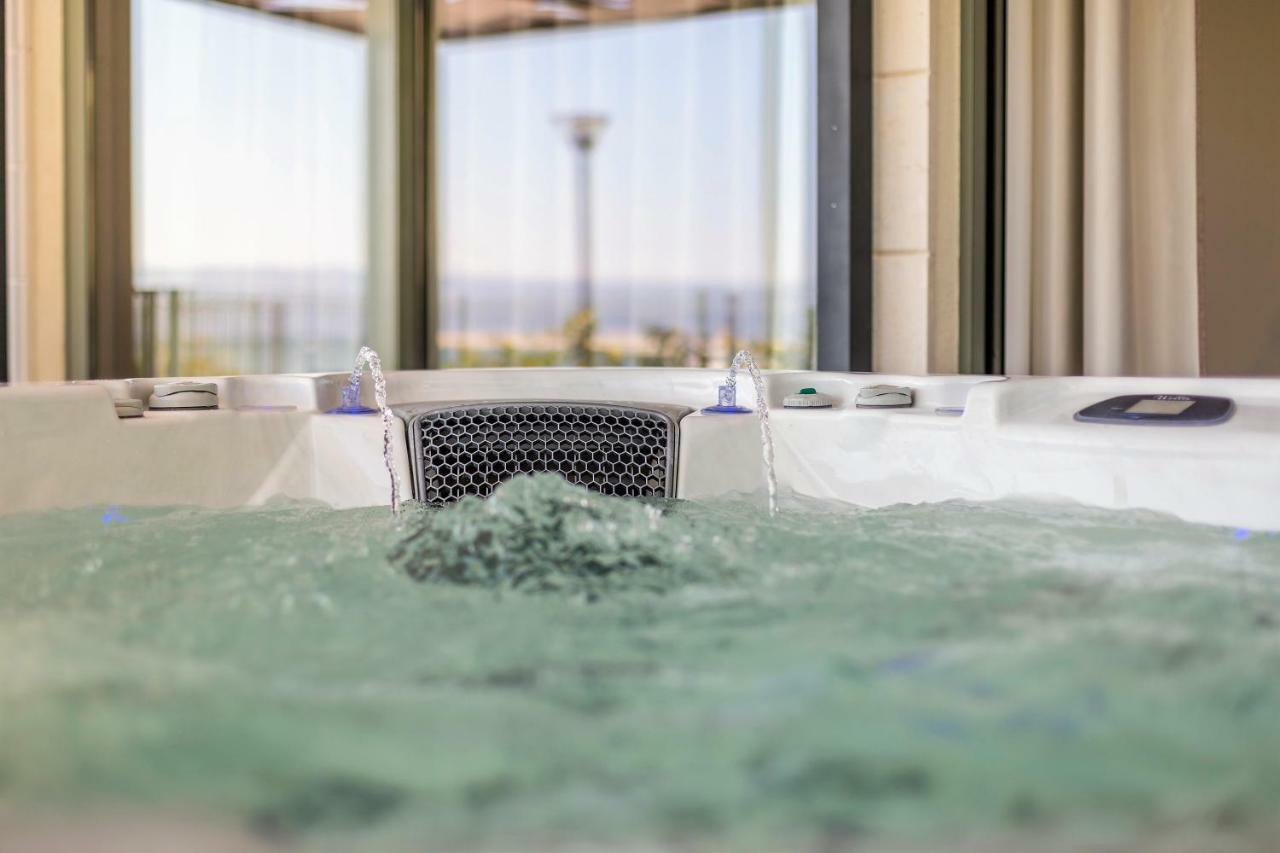 Luxury Apartment With Hot Tub Оміш Екстер'єр фото